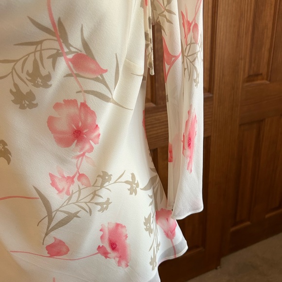 Banana Republic Cream and Pink Floral Blouse - Picture 6 of 11